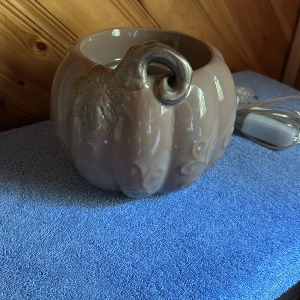 Yankee Candle Harvest Pumpkin Scenterpiece Meltcup Wax Warmer